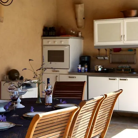 Maison Trigon بيت ضيافة Roujan